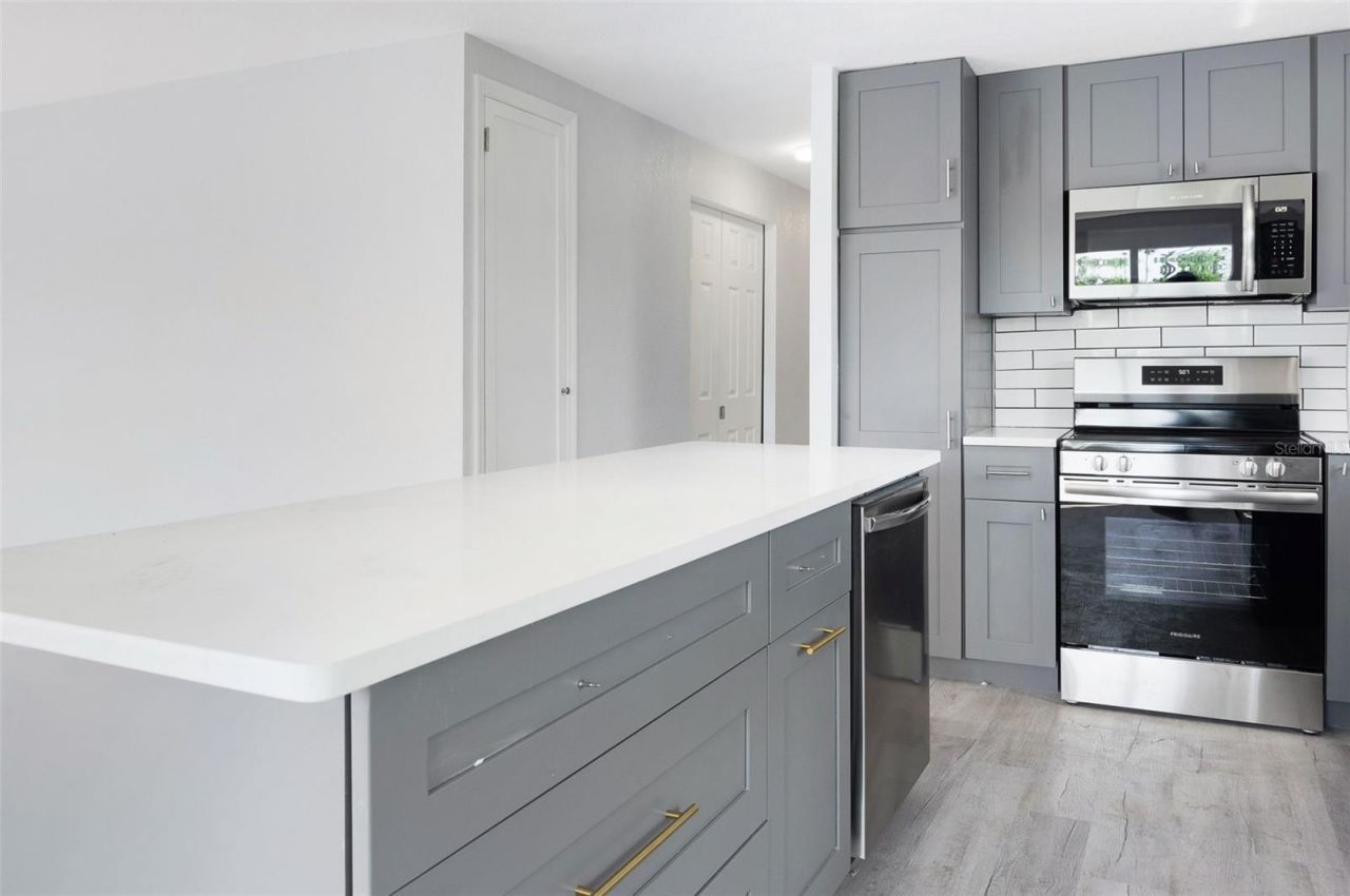 460 Mount Oak Avenue Ne, Unit 745, Saint Petersburg, FL 33702 Photo