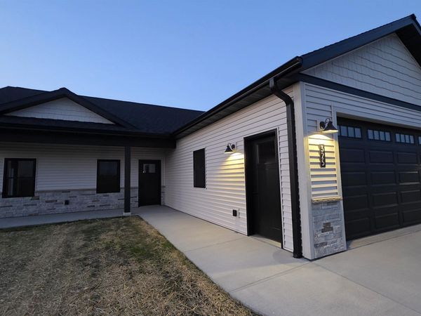 325 Model Road, Cuba City, WI 53807