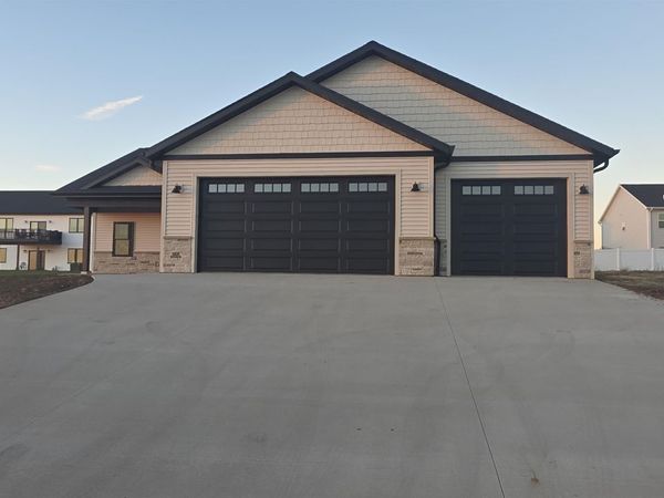 325 Model Road, Cuba City, WI 53807