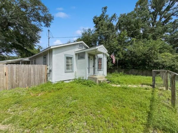 383 N Booker Street, Crestview, FL 32536