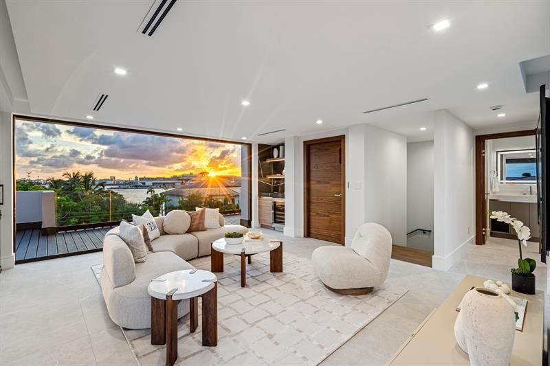 2000 Harbourview Drive, Fort Lauderdale, FL 33316 Photo