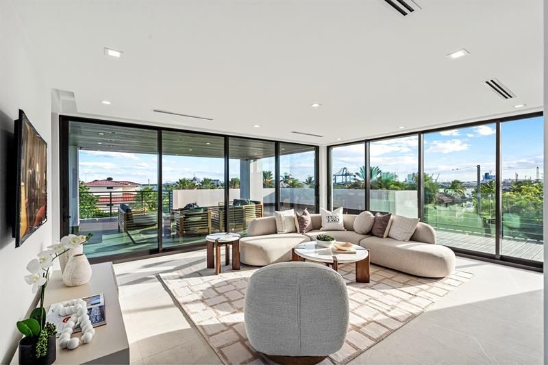 2000 Harbourview Drive, Fort Lauderdale, FL 33316 Photo