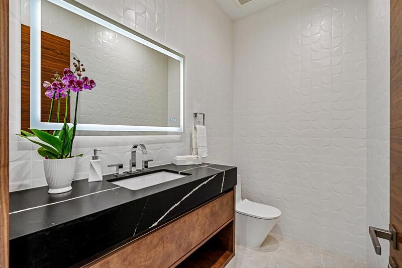 2000 Harbourview Drive, Fort Lauderdale, FL 33316 Photo