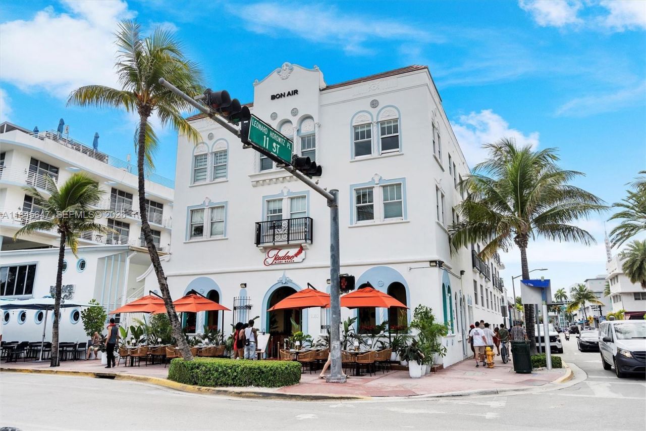 1060 Ocean Dr, Unit D303, Miami Beach, FL 33139 Photo