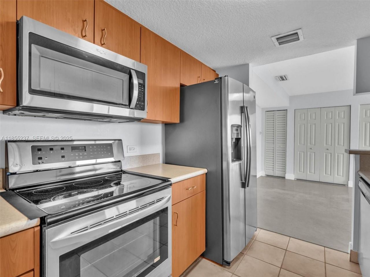 816 NW 11th St, Unit 1208, Miami, FL 33136 Photo