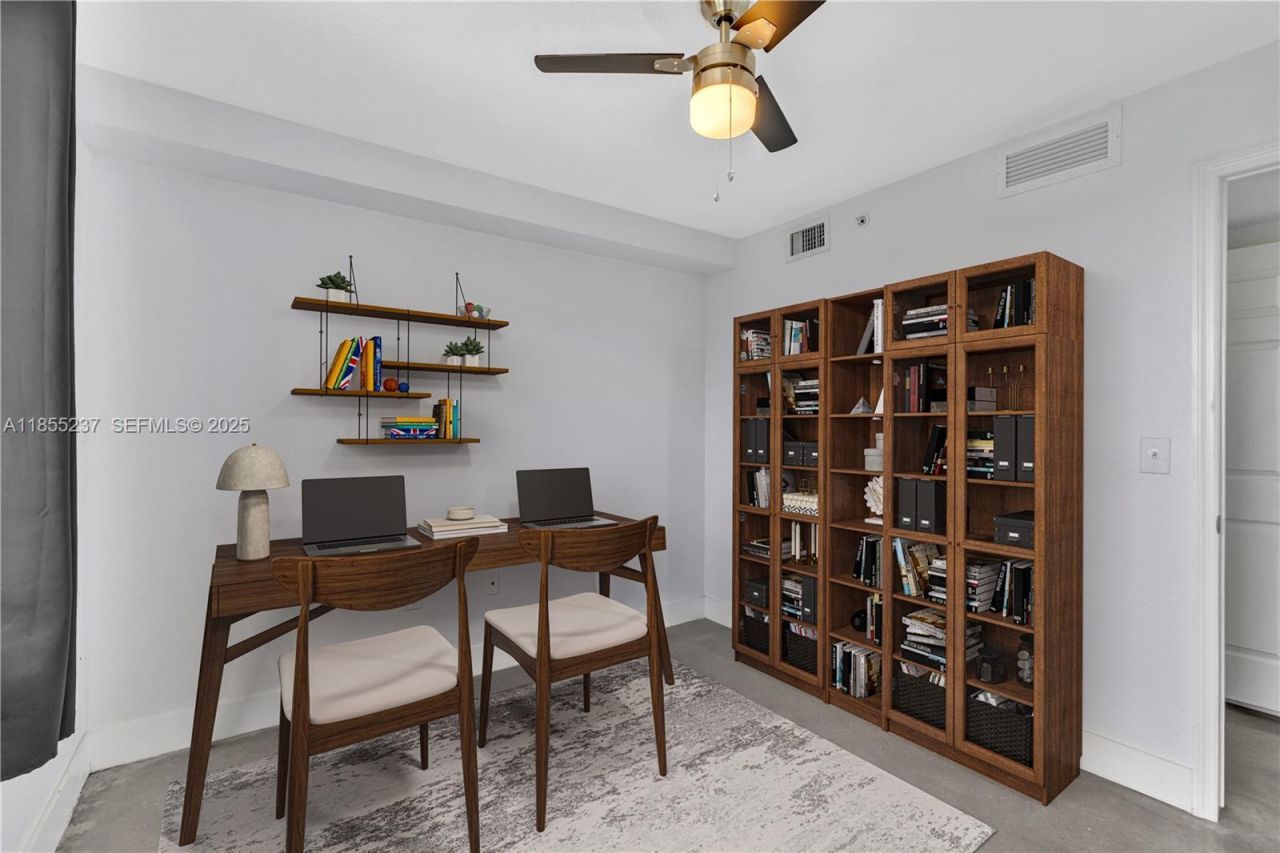 816 NW 11th St, Unit 1208, Miami, FL 33136 Photo