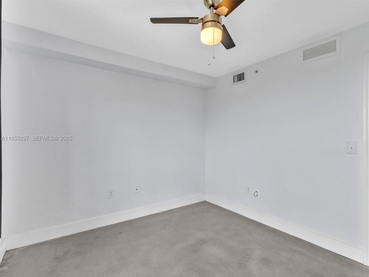 816 NW 11th St, Unit 1208, Miami, FL 33136 Photo