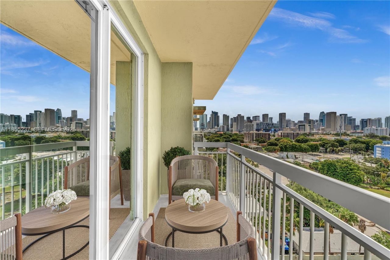 816 NW 11th St, Unit 1208, Miami, FL 33136 Photo