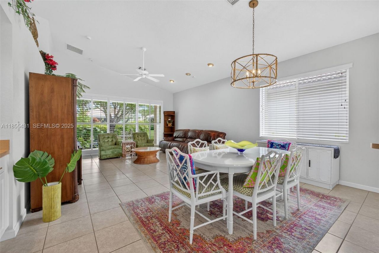 9633 Sandpiper Ln, West Palm Beach, FL 33411 Photo