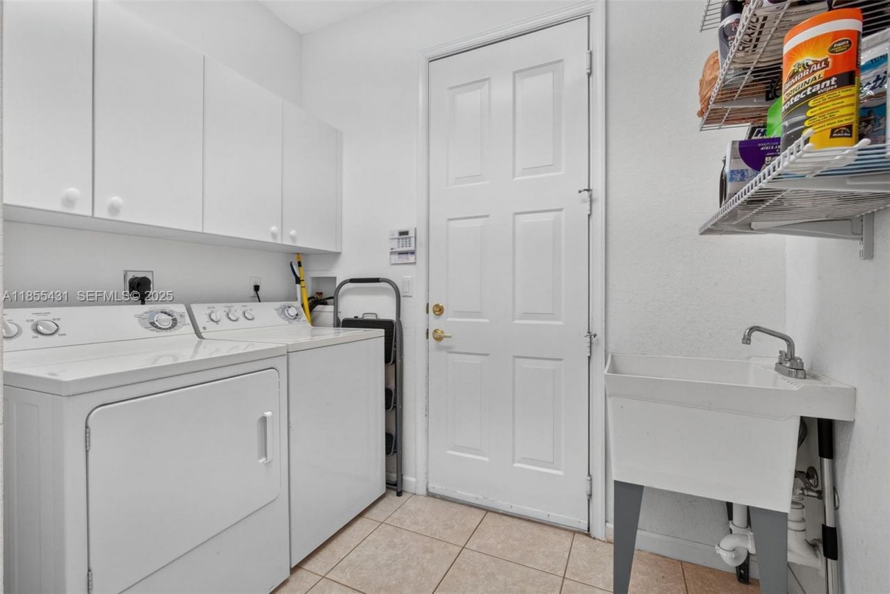 9633 Sandpiper Ln, West Palm Beach, FL 33411 Photo