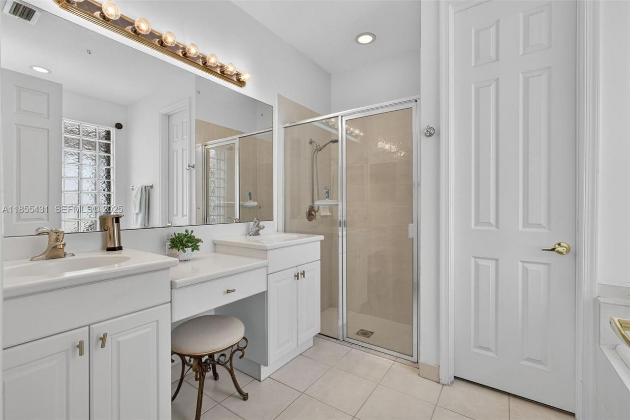 9633 Sandpiper Ln, West Palm Beach, FL 33411 Photo