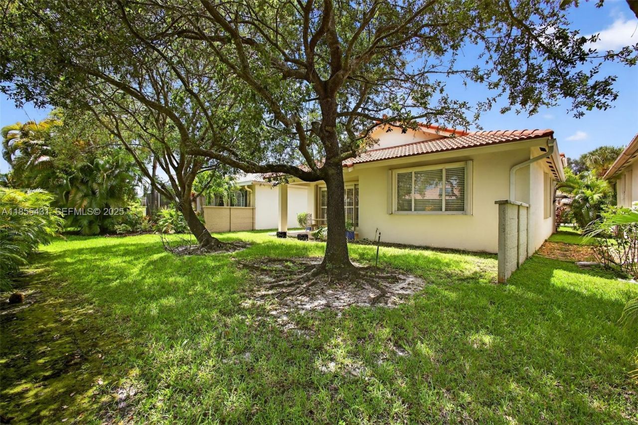 9633 Sandpiper Ln, West Palm Beach, FL 33411 Photo