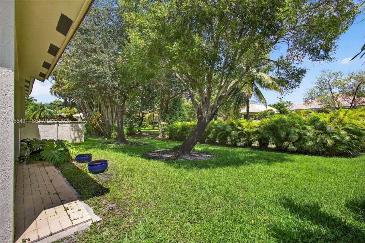 9633 Sandpiper Ln, West Palm Beach, FL 33411 Photo