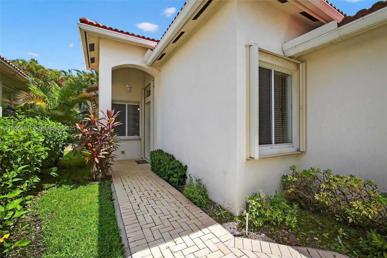 9633 Sandpiper Ln, West Palm Beach, FL 33411 Photo