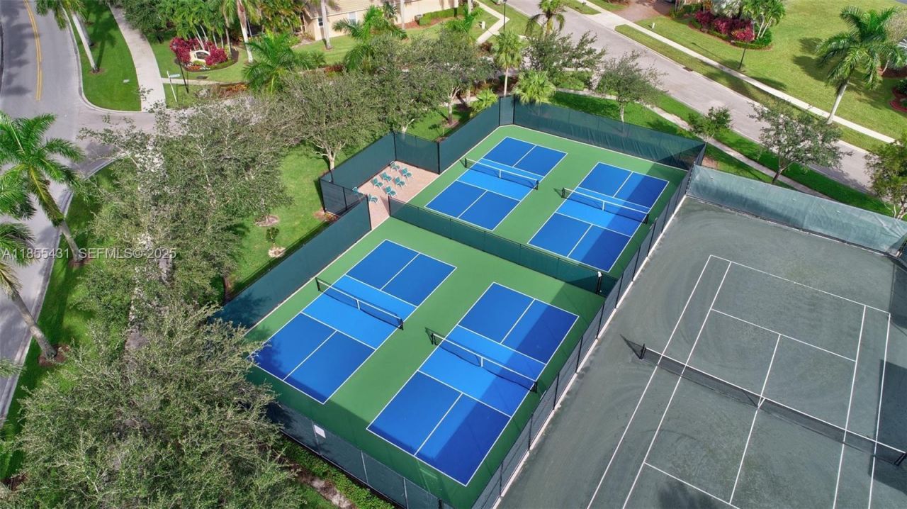 9633 Sandpiper Ln, West Palm Beach, FL 33411 Photo