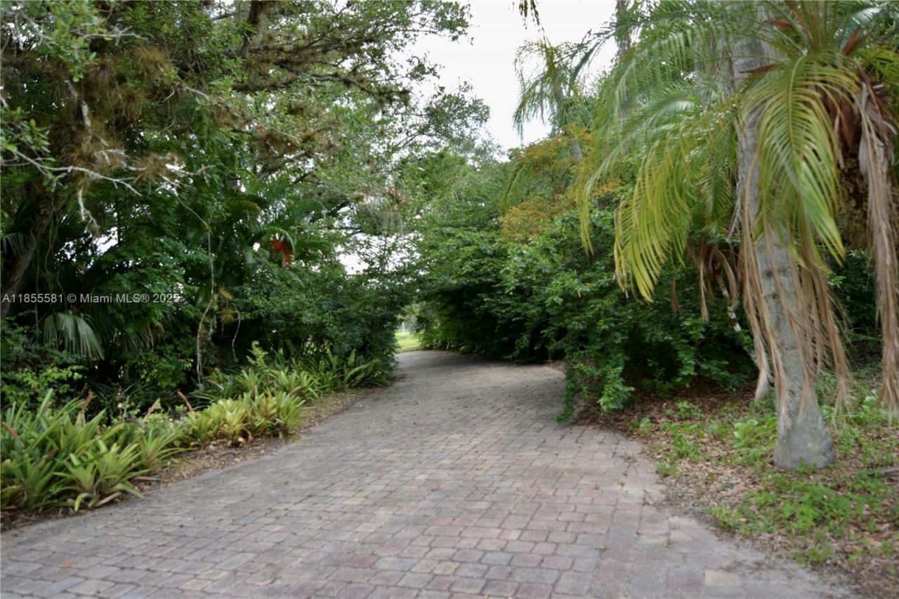 18220 Elmwood Dr, Alva, FL 33920 Photo