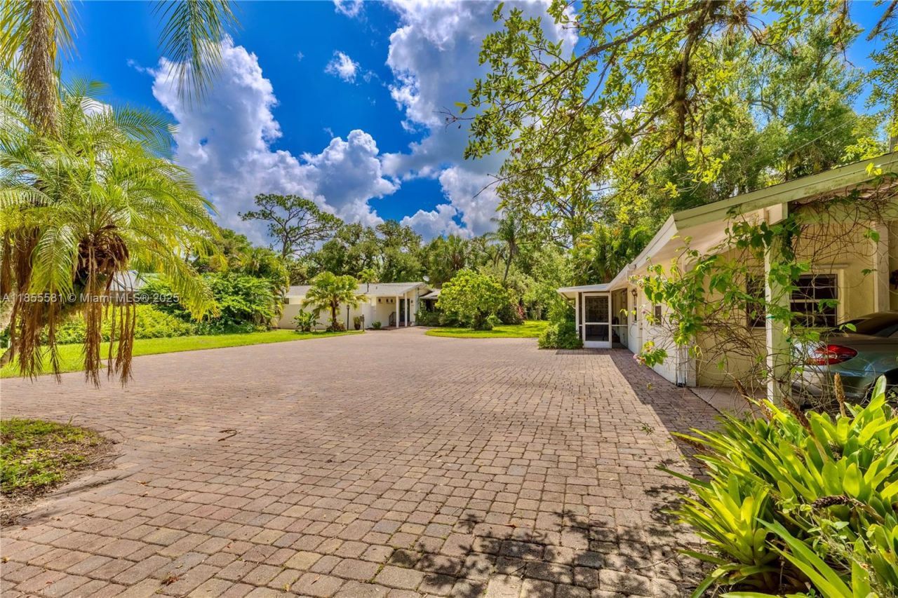 18220 Elmwood Dr, Alva, FL 33920 Photo