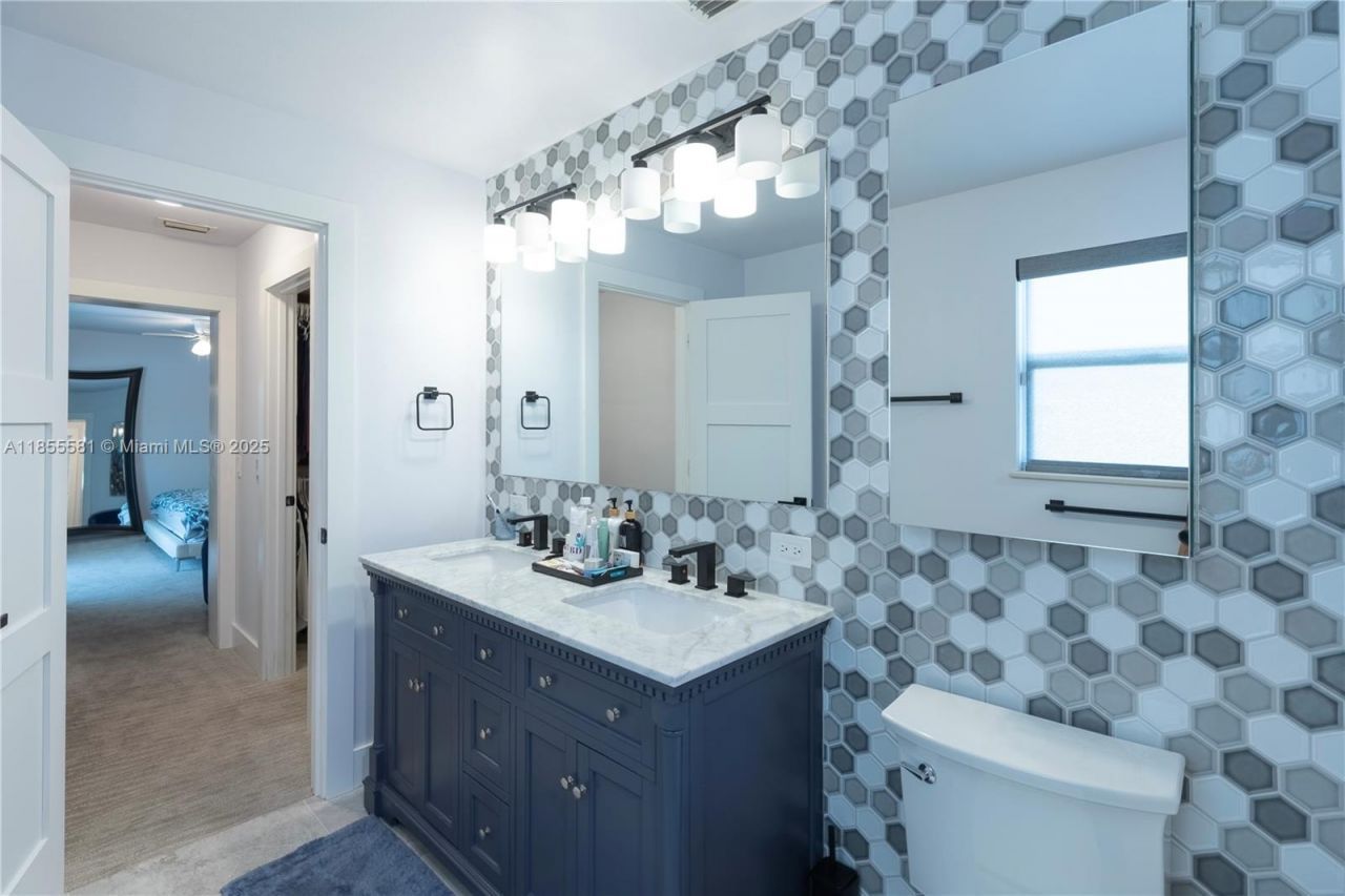 18220 Elmwood Dr, Alva, FL 33920 Photo