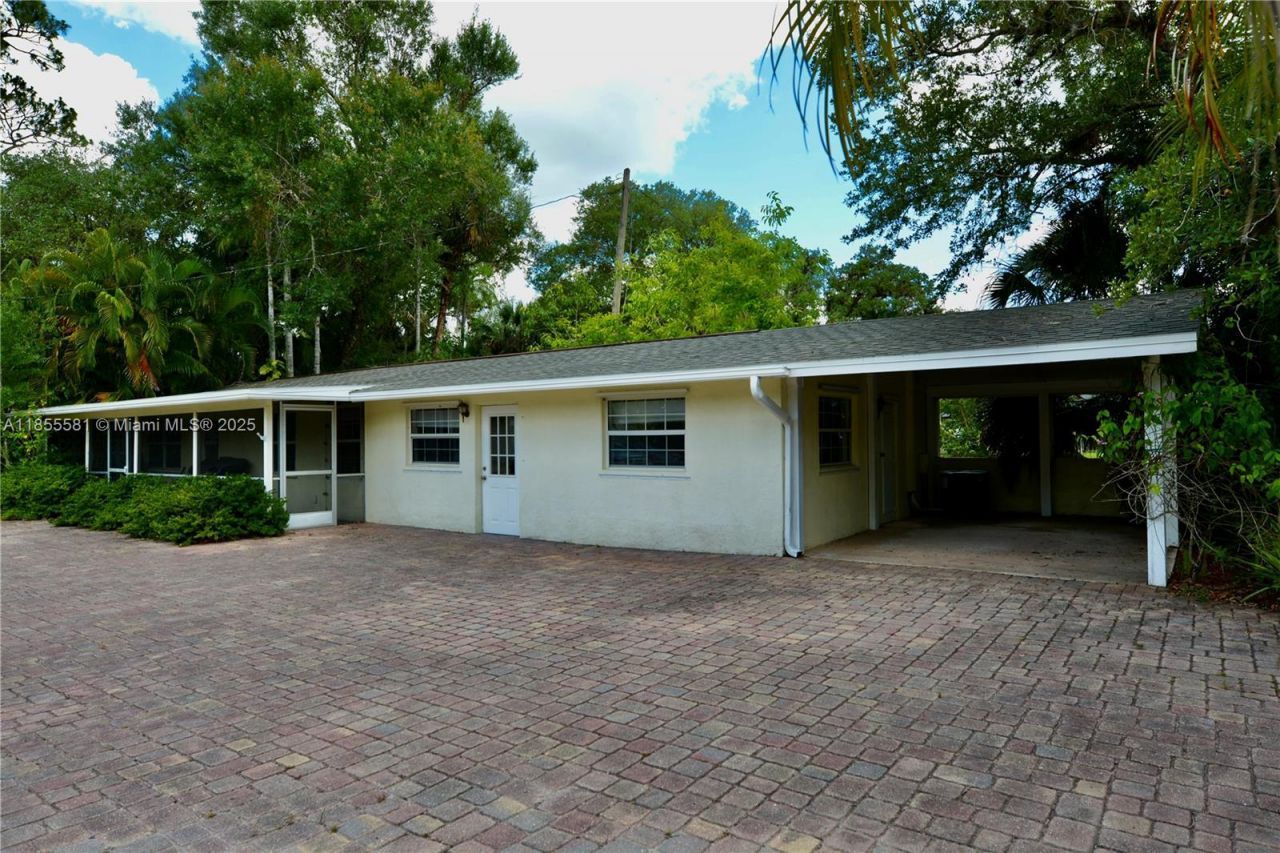 18220 Elmwood Dr, Alva, FL 33920 Photo