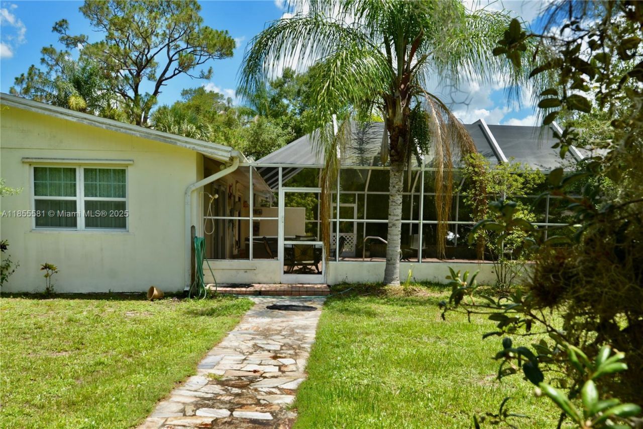 18220 Elmwood Dr, Alva, FL 33920 Photo