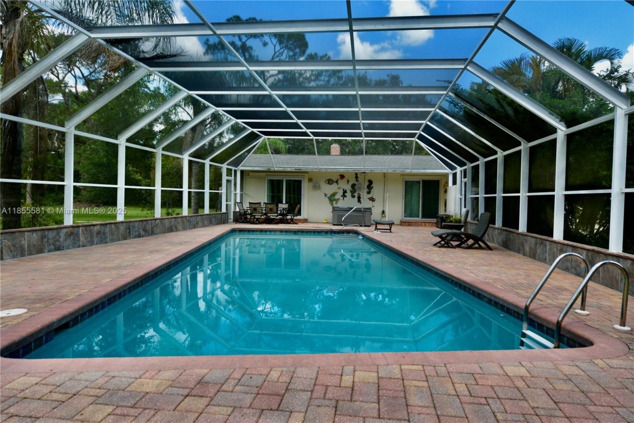 18220 Elmwood Dr, Alva, FL 33920 Photo