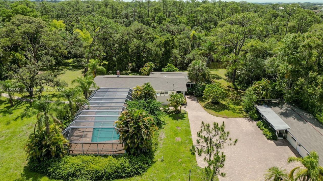 18220 Elmwood Dr, Alva, FL 33920 Photo