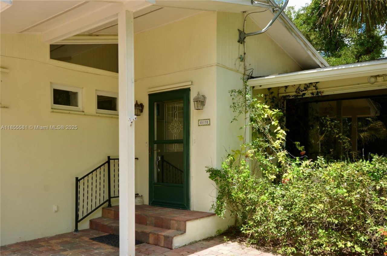 18220 Elmwood Dr, Alva, FL 33920 Photo