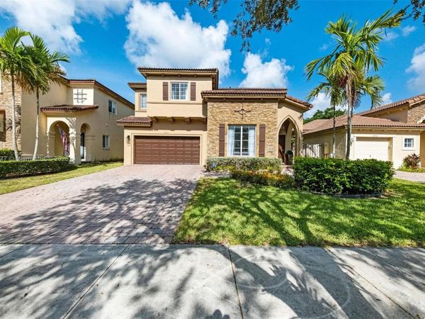22536 SW 94th Pl, Cutler Bay, FL 33190