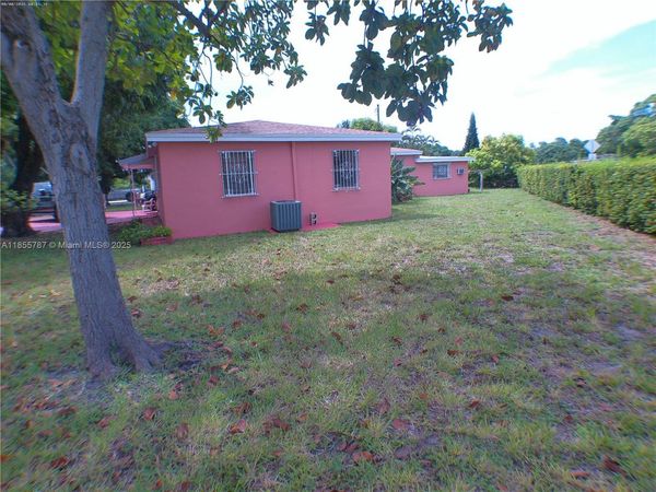 9201 Broad Manor Rd, Miami, FL 33147