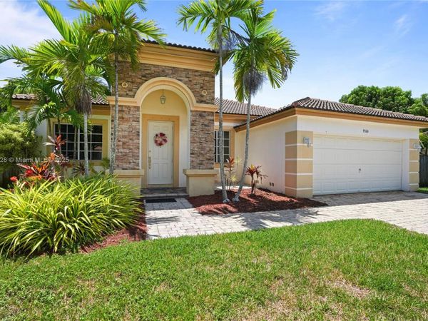 9506 SW 220th Ln, Cutler Bay, FL 33190