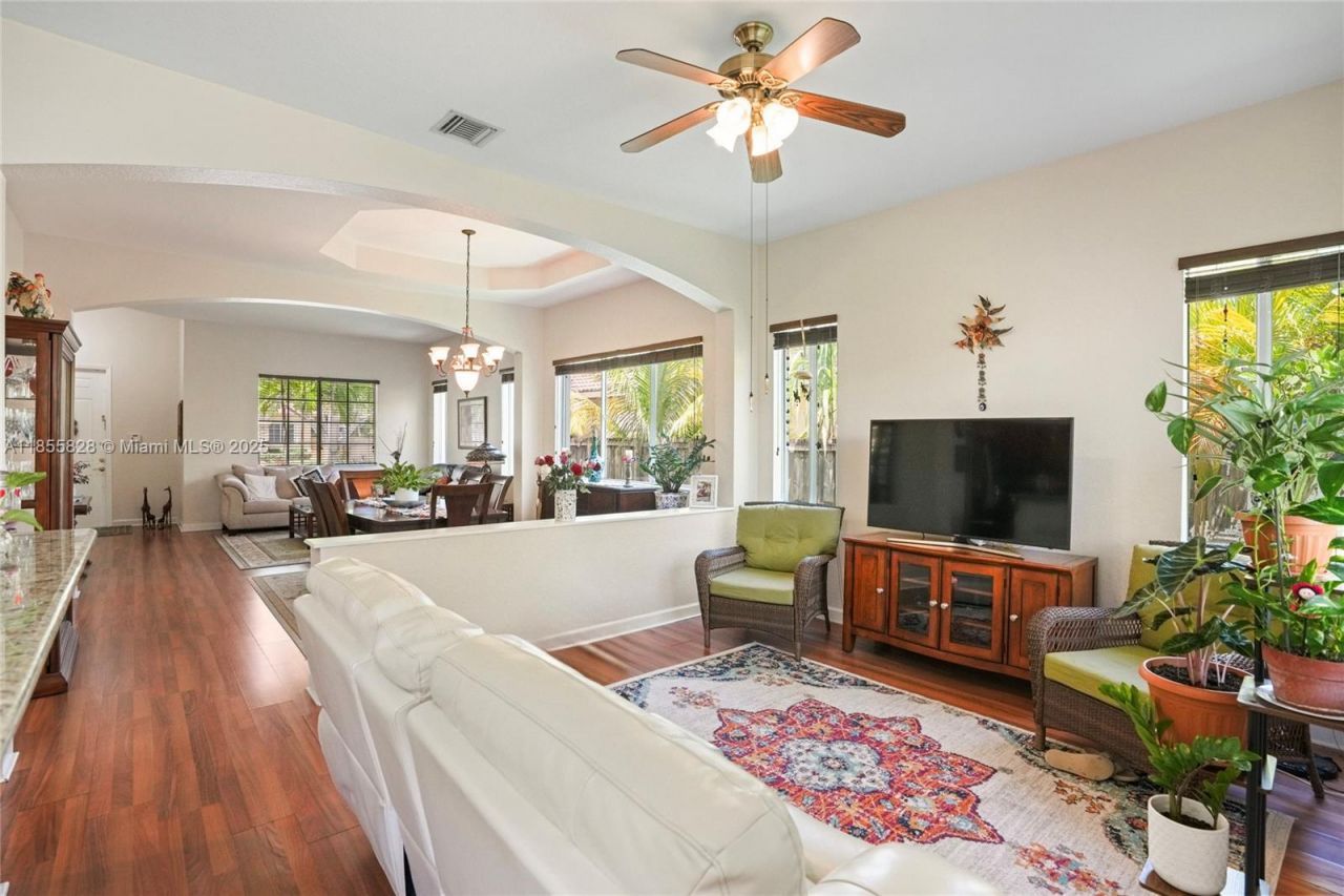 9506 SW 220th Ln, Cutler Bay, FL 33190 Photo