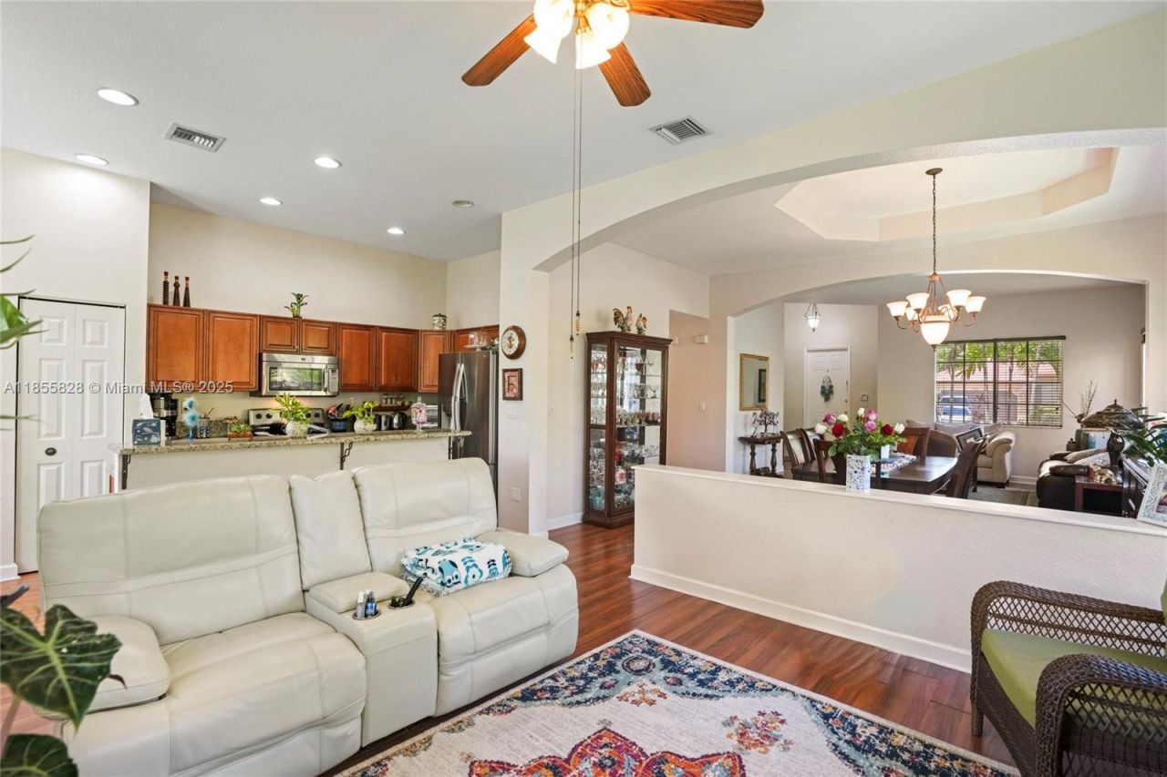 9506 SW 220th Ln, Cutler Bay, FL 33190 Photo