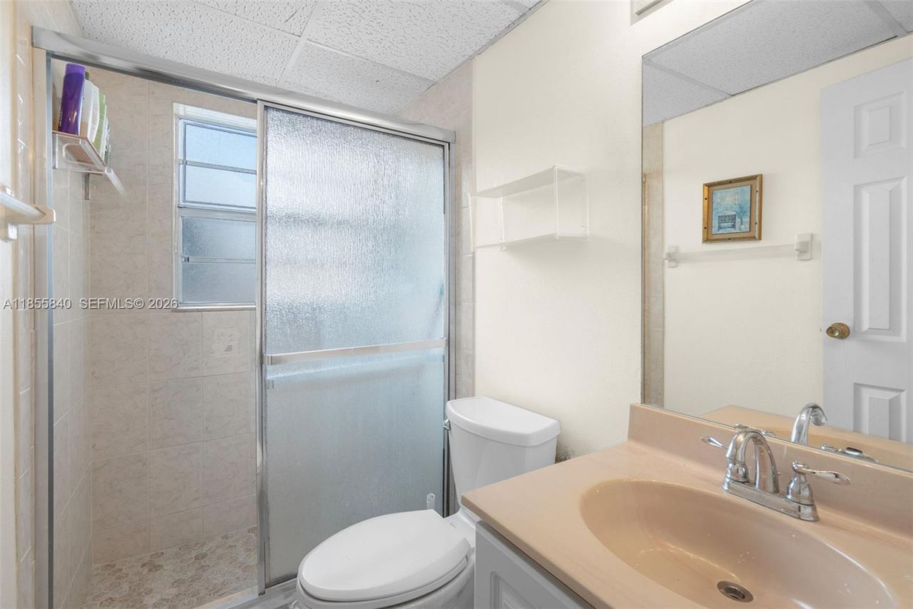 1040 Country Club Dr, Unit 309, Margate, FL 33063 Photo