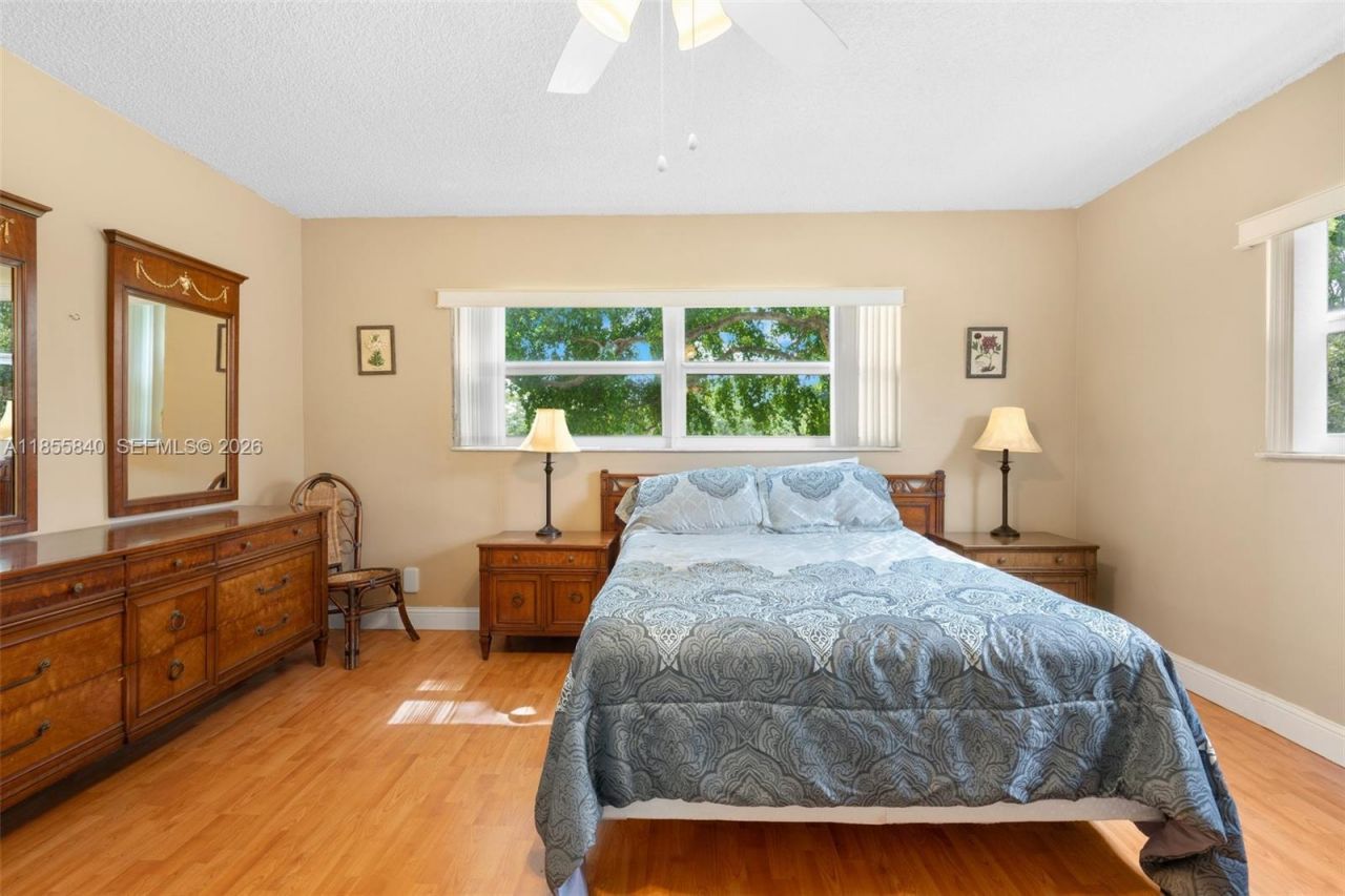 1040 Country Club Dr, Unit 309, Margate, FL 33063 Photo