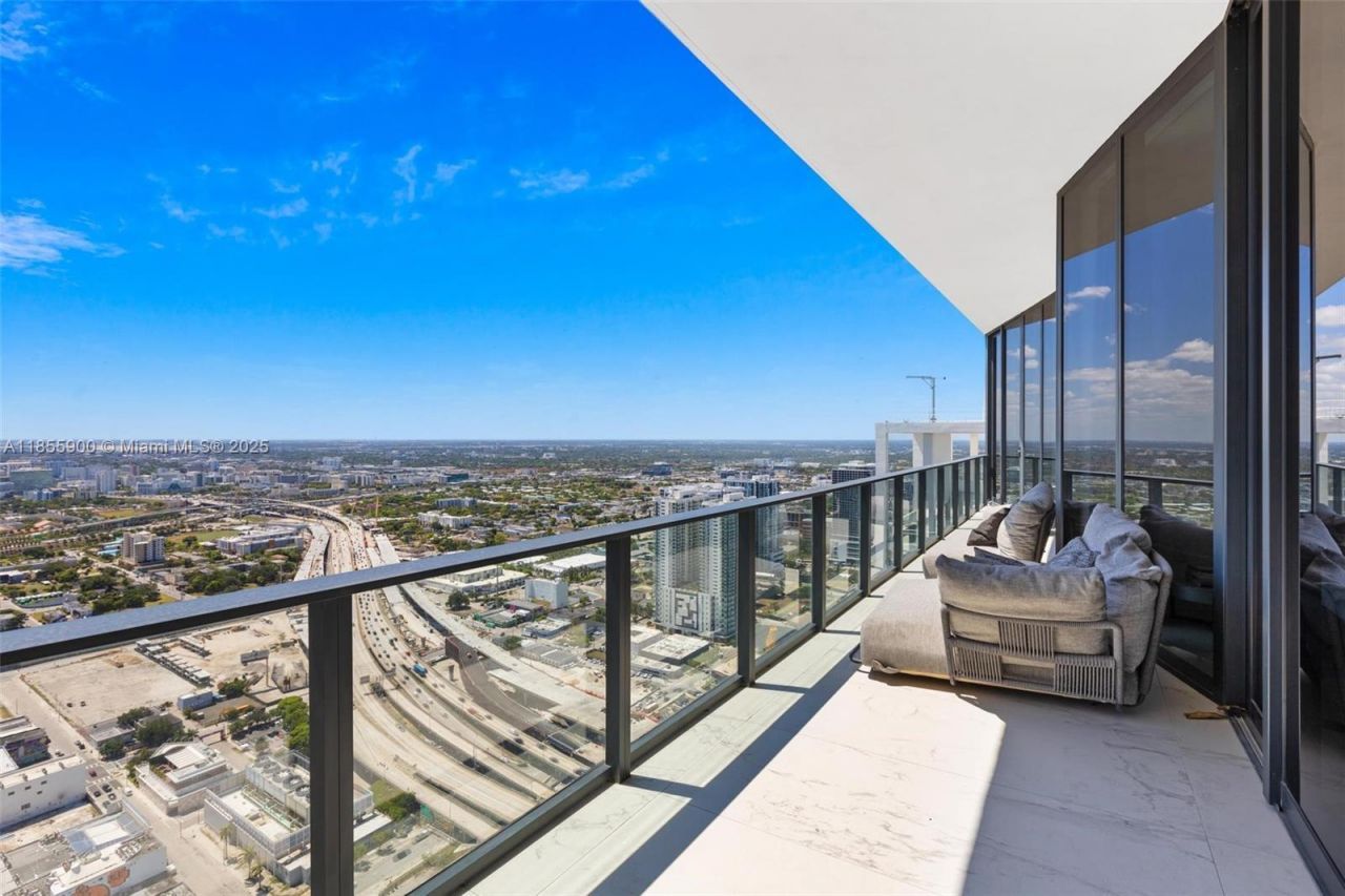 1000 Biscayne Blvd, Unit 4901, Miami, FL 33132 Photo