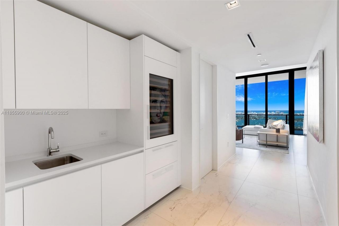 1000 Biscayne Blvd, Unit 4901, Miami, FL 33132 Photo