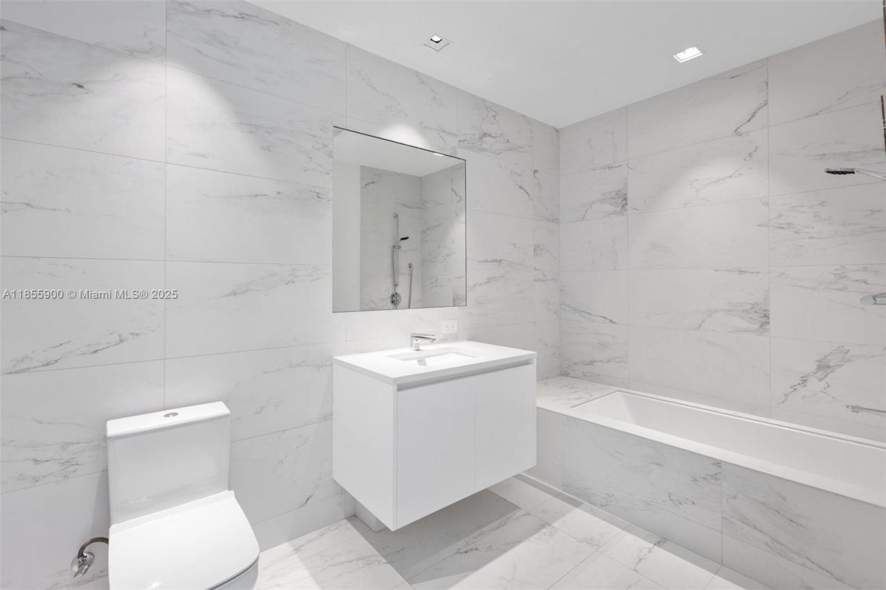 1000 Biscayne Blvd, Unit 4901, Miami, FL 33132 Photo