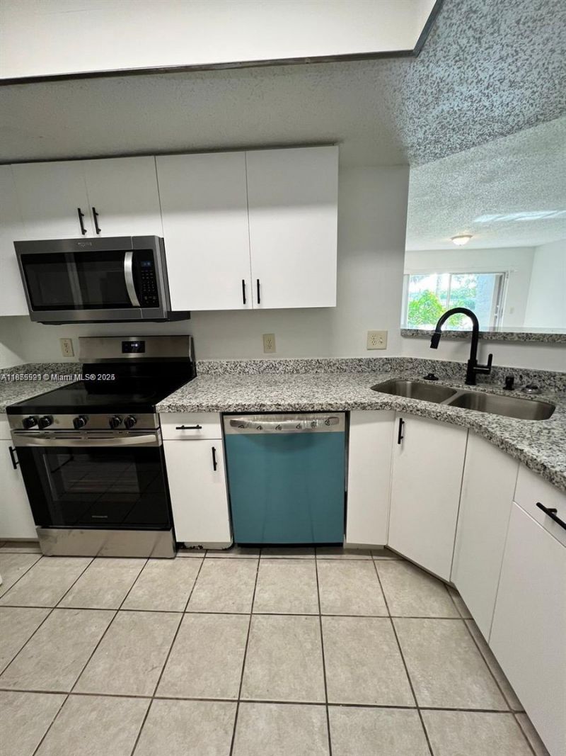 5065 Wiles Rd, Unit 103, Coconut Creek, FL 33073 Photo