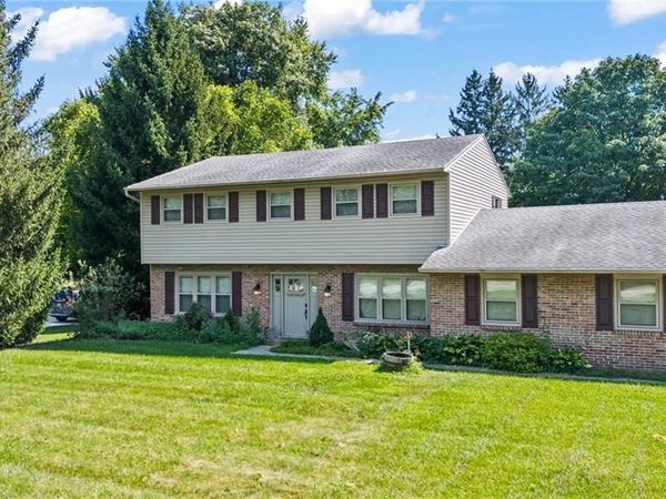 2215 Merrimont Drive, Troy, OH 45373