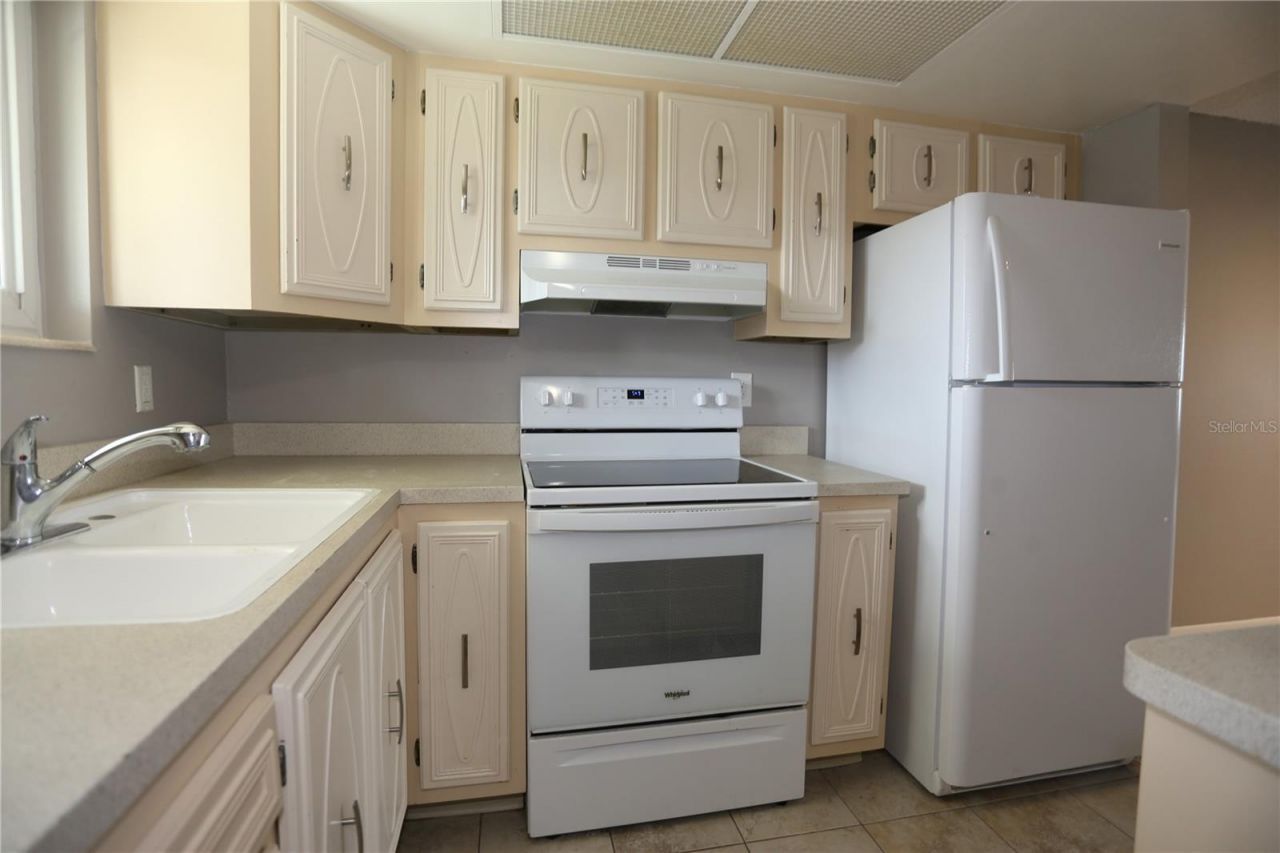 801 83rd Avenue N, Unit 309, Saint Petersburg, FL 33702 Photo