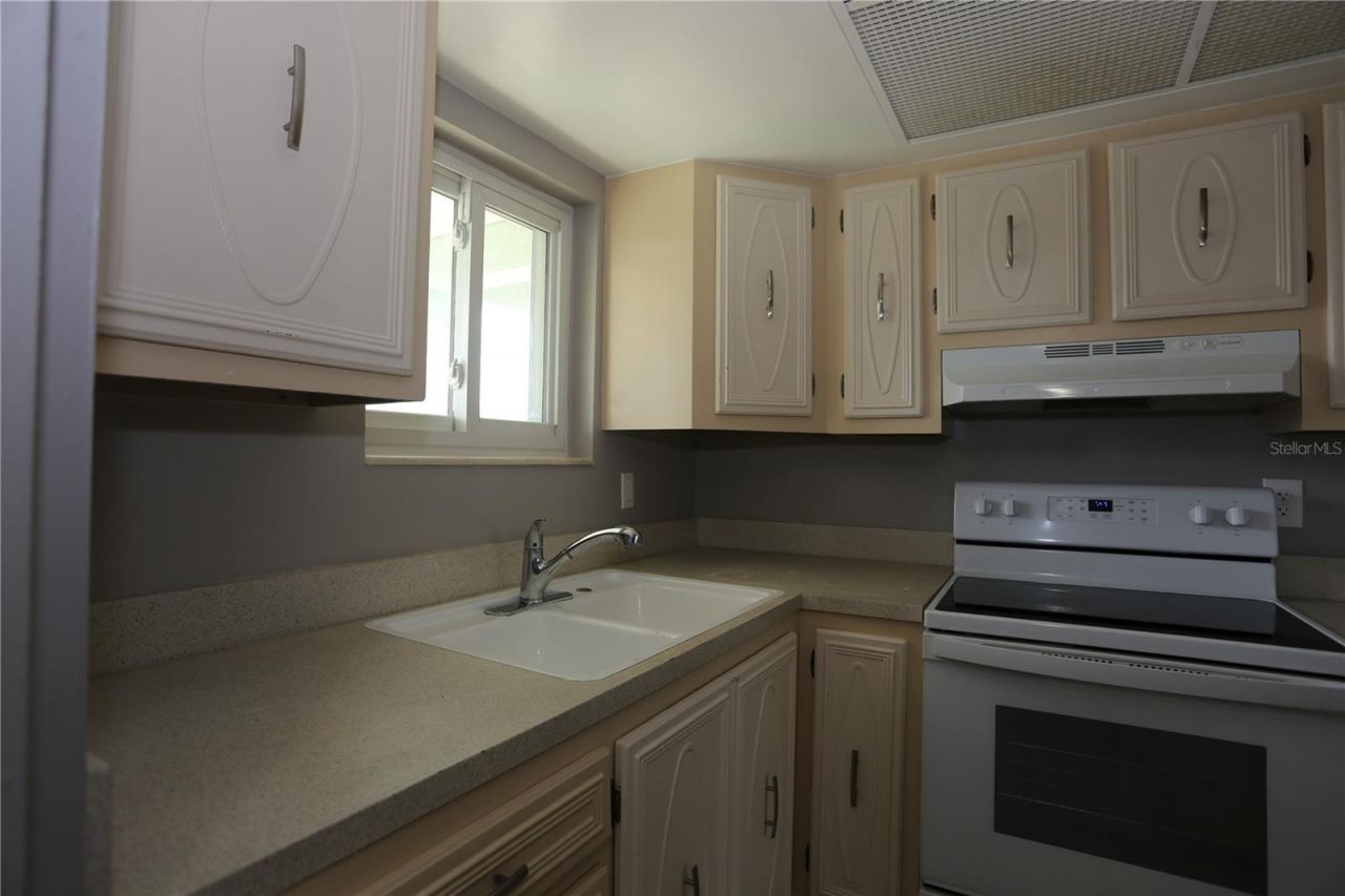 801 83rd Avenue N, Unit 309, Saint Petersburg, FL 33702 Photo