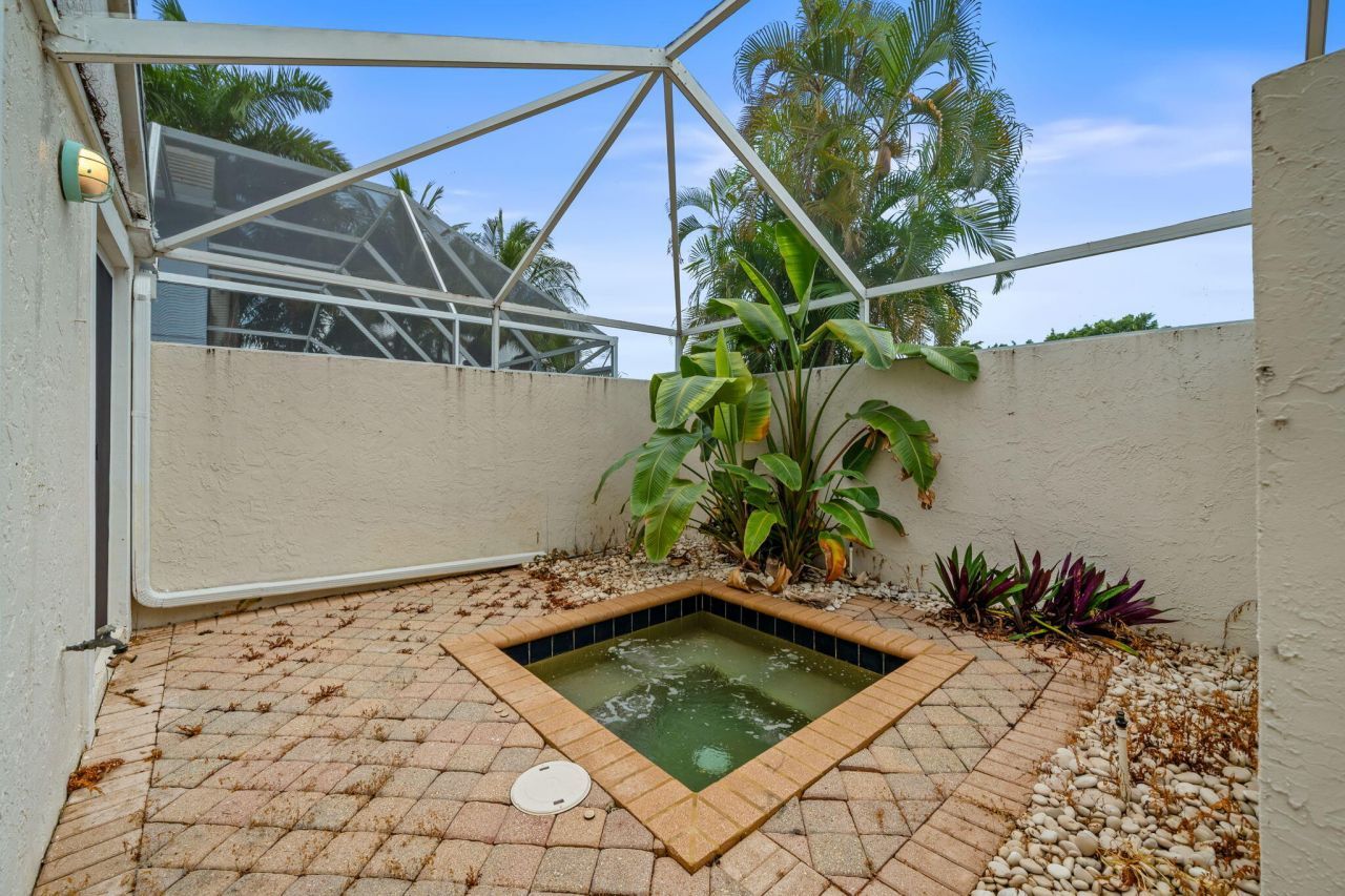 9190 Heathridge Drive, West Palm Beach, FL 33411 Photo
