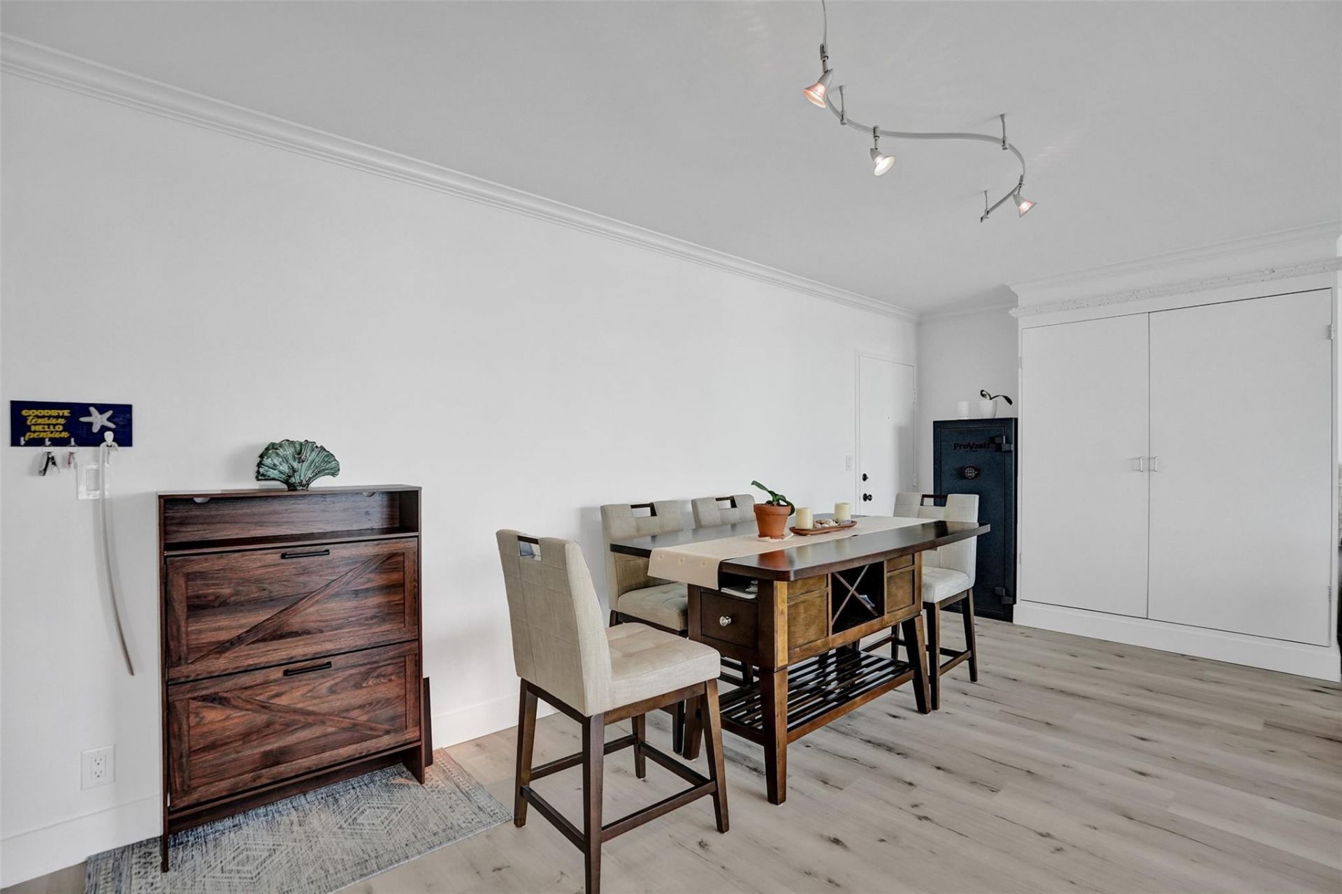 2715 N Ocean Boulevard, Unit 17F, Fort Lauderdale, FL 33308 Photo