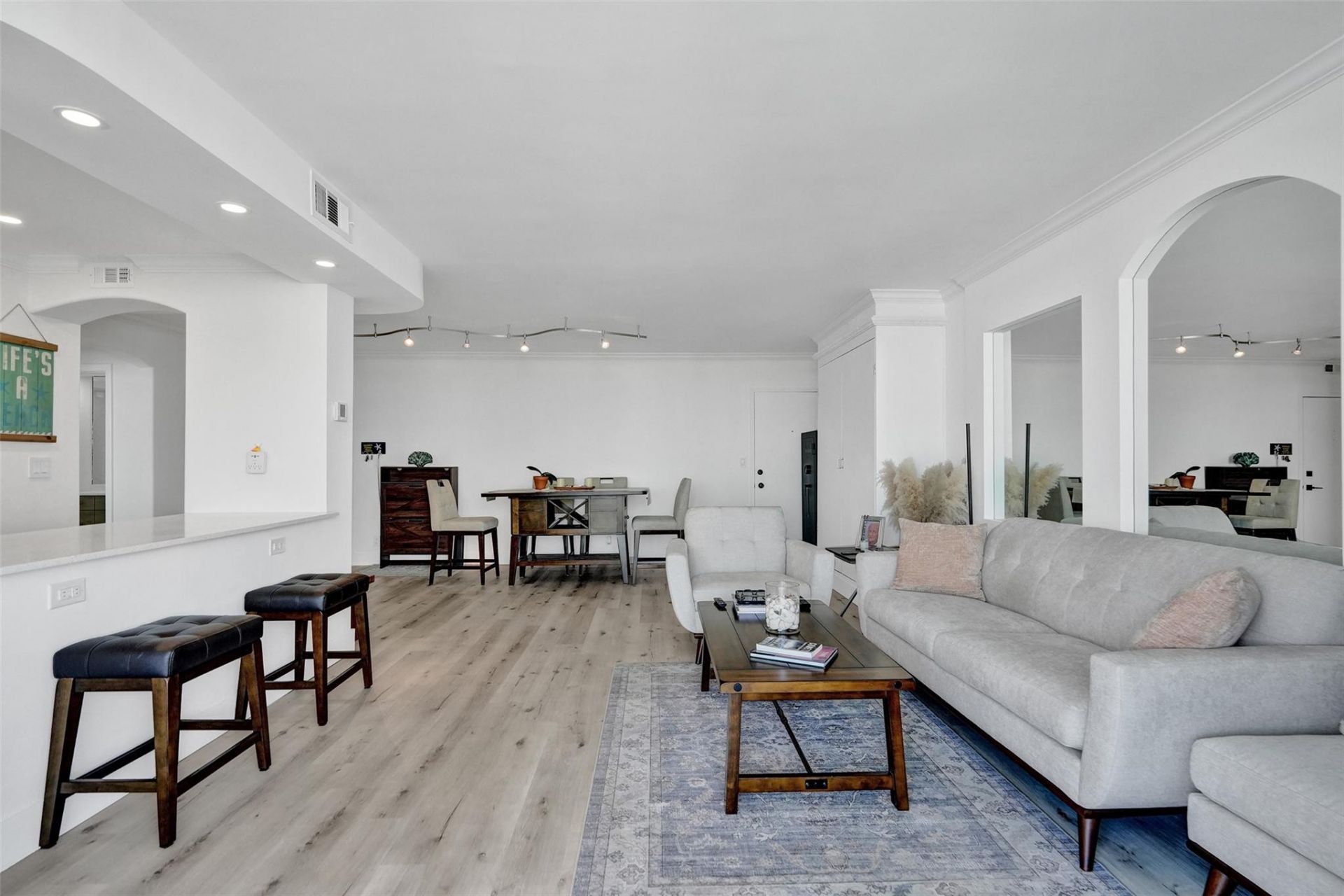 2715 N Ocean Boulevard, Unit 17F, Fort Lauderdale, FL 33308 Photo