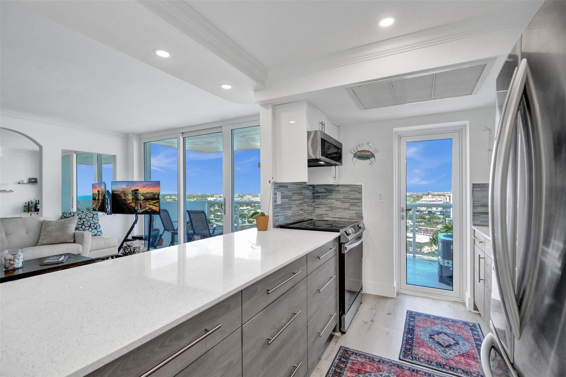 2715 N Ocean Boulevard, Unit 17F, Fort Lauderdale, FL 33308 Photo