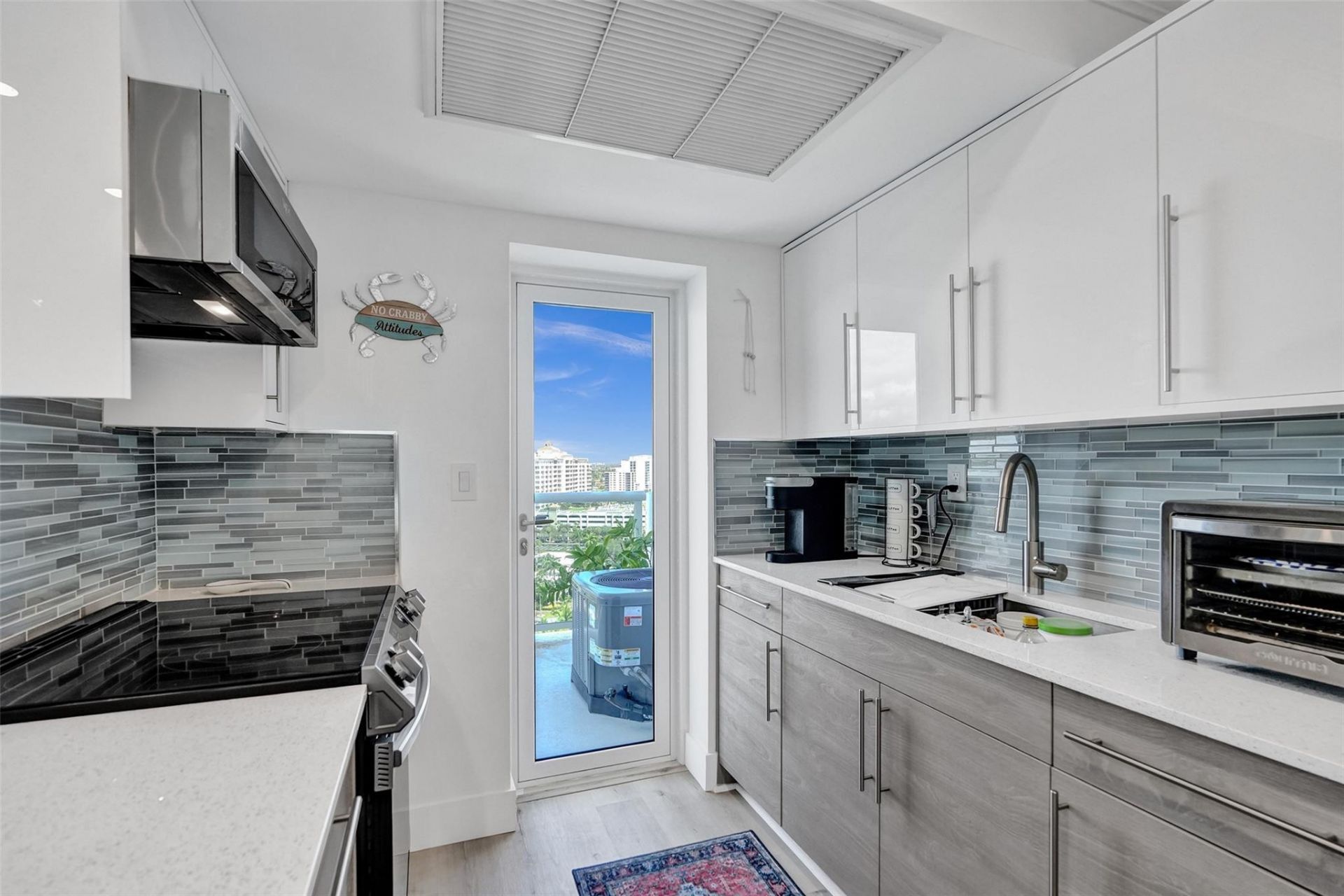 2715 N Ocean Boulevard, Unit 17F, Fort Lauderdale, FL 33308 Photo