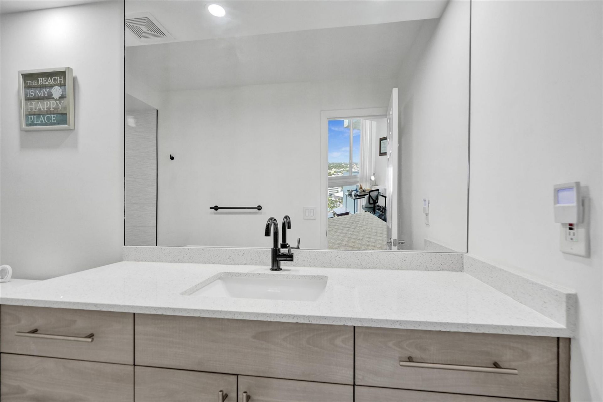 2715 N Ocean Boulevard, Unit 17F, Fort Lauderdale, FL 33308 Photo