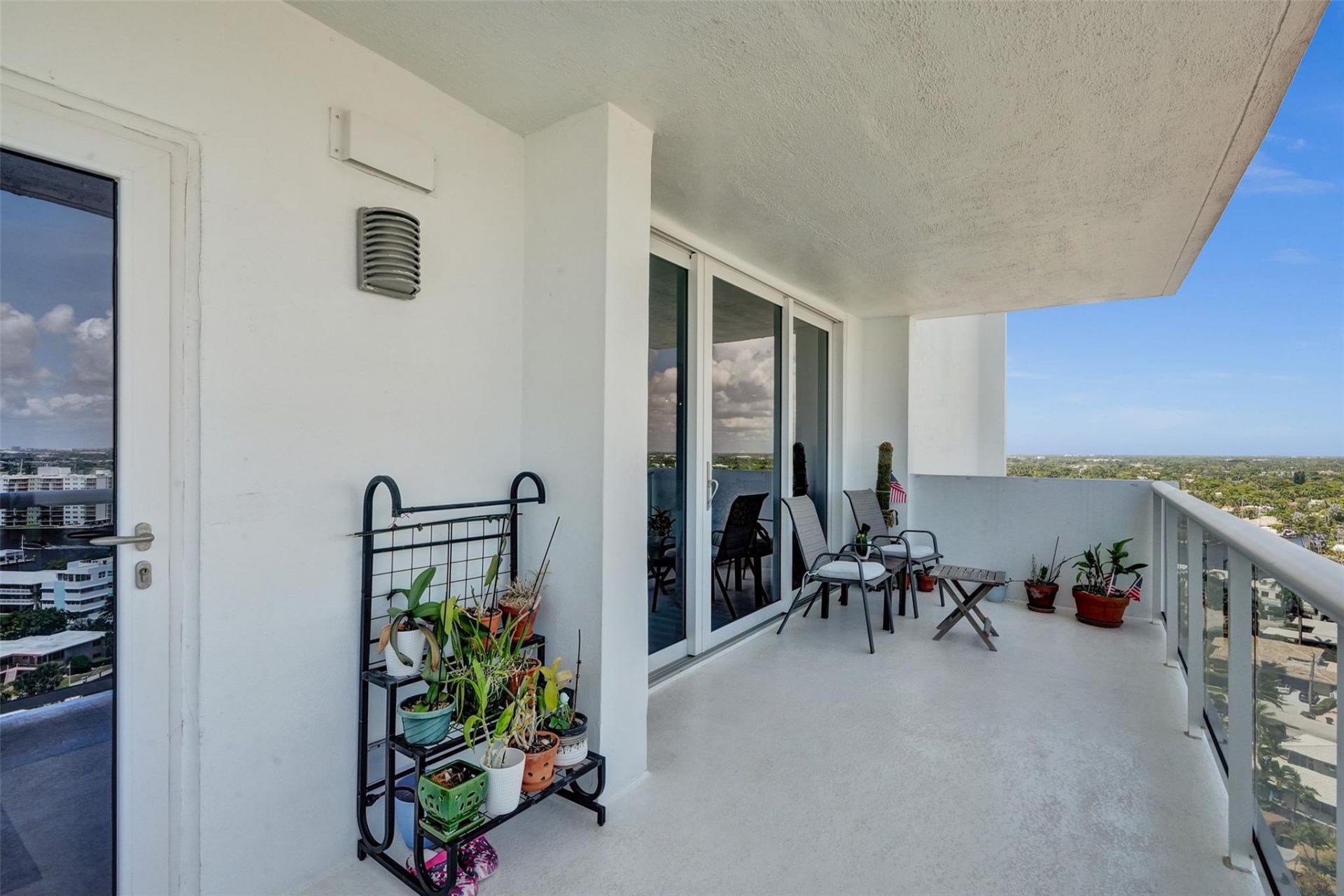 2715 N Ocean Boulevard, Unit 17F, Fort Lauderdale, FL 33308 Photo