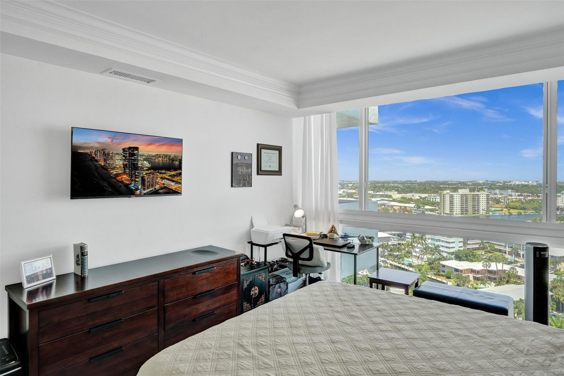 2715 N Ocean Boulevard, Unit 17F, Fort Lauderdale, FL 33308 Photo