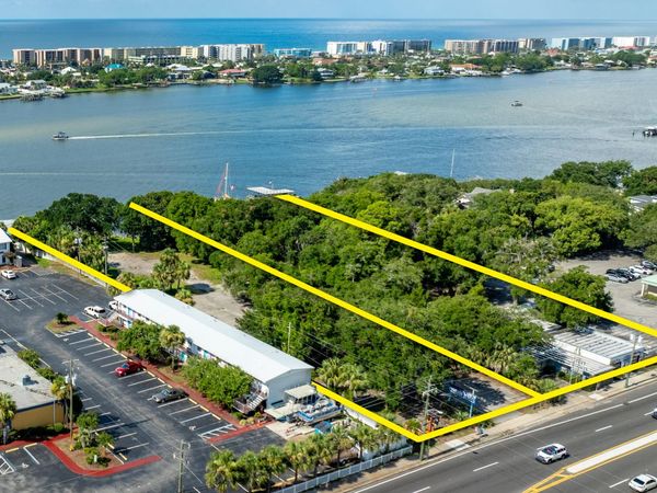 54 SE Miracle Strip Parkway, Fort Walton Beach, FL 32548